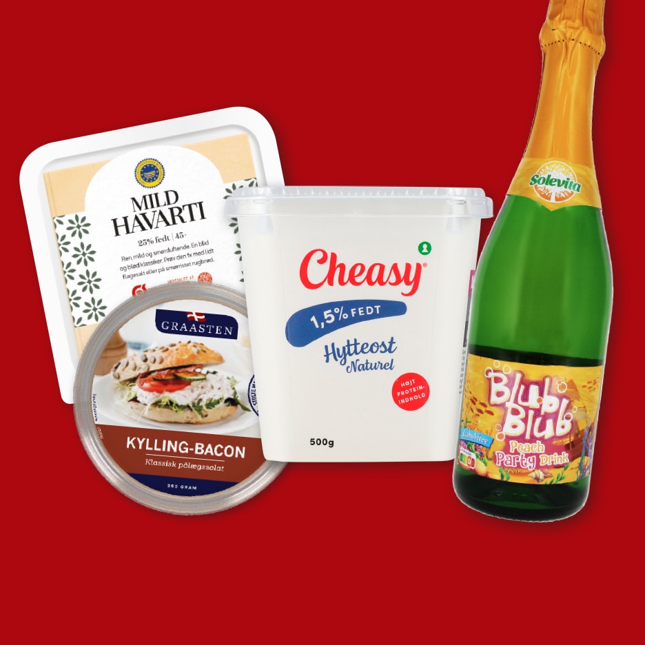 En flaske fersken-festdrik, hytteost, kylling-bacon pålægssalat og mild havarti.